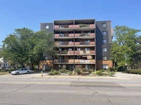 Christina Apartments in Sarnia, ON - Building Photo
