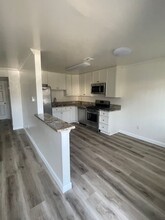1031 Dennstedt Ct in El Cajon, CA - Foto de edificio - Building Photo