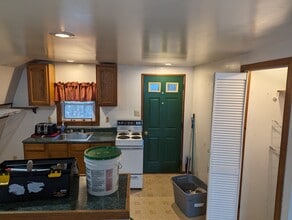 2147 E Main St, Unit 2143 apt 1 in Douglassville, PA - Building Photo - Building Photo