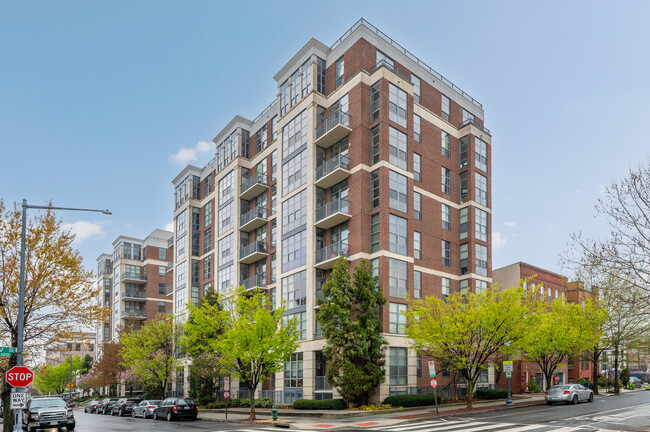 2020 Lofts in Washington, DC - Foto de edificio - Building Photo