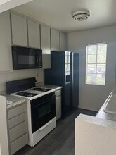 10305 Azuaga St, Unit 18 in San Diego, CA - Foto de edificio - Building Photo