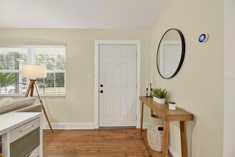 410 Old Mulrennan Rd, Unit A-319 in Valrico, FL - Building Photo - Building Photo