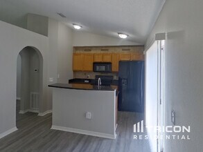 6406 Tabogi Trail in Wesley Chapel, FL - Building Photo - Building Photo