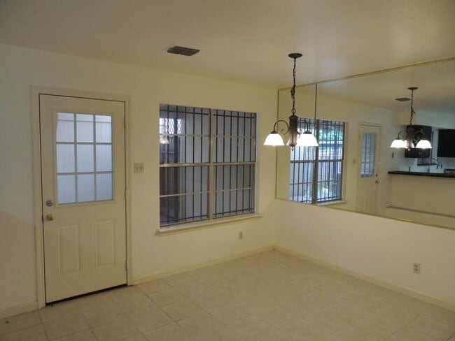 8870 Kempwood Dr in Houston, TX - Building Photo - Building Photo