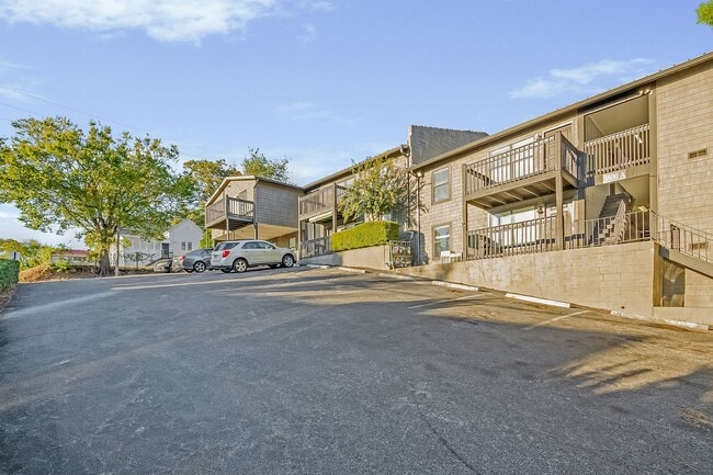 5th Avenue Apartments in Birmingham, AL - Foto de edificio - Building Photo
