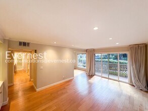 320 N Civic Dr in Walnut Creek, CA - Building Photo - Building Photo