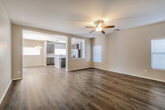 10911 W Mariposa Dr in Phoenix, AZ - Foto de edificio - Building Photo