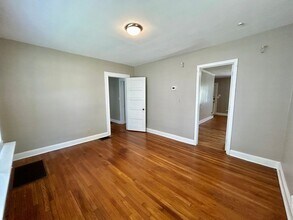 321 S 3rd St in Richmond, KY - Building Photo - Building Photo