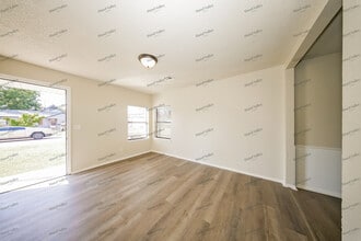 1106 Sandra Dr in Midwest City, OK - Building Photo - Building Photo