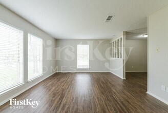 1 Midwood Cir in Conroe, TX - Building Photo - Building Photo