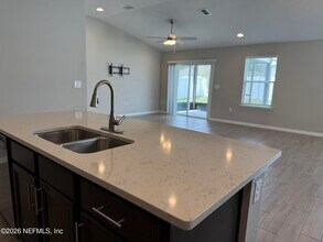 7713 Island Fox Rd in Jacksonville, FL - Building Photo - Building Photo
