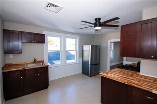 370 Park Pl in Woonsocket, RI - Building Photo