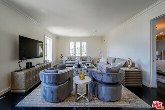 1424 N Crescent Heights Blvd in West Hollywood, CA - Foto de edificio - Building Photo