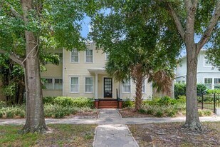 126 8th Ave NE in St. Petersburg, FL - Building Photo