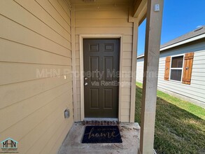 4619 Heathers Star St in Saint Hedwig, TX - Building Photo - Building Photo