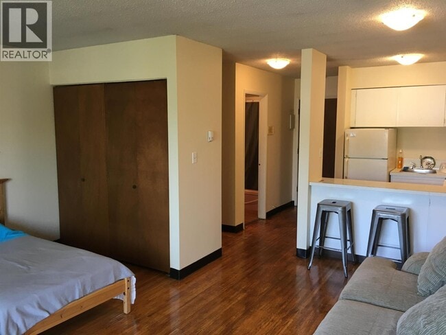 3570 E Hastings St in Vancouver, BC - Building Photo - Building Photo