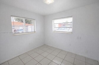 4381 W Flagler St in Coral Gables, FL - Building Photo - Building Photo