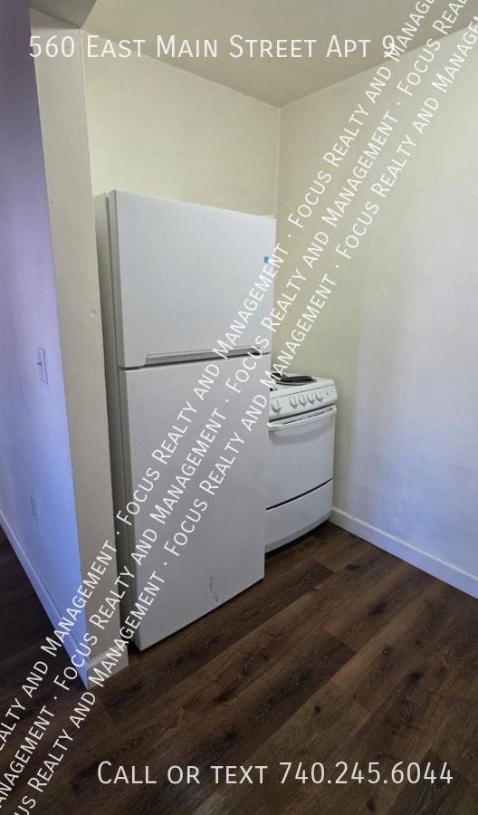 560 E Main St in Lancaster, OH - Building Photo - Building Photo