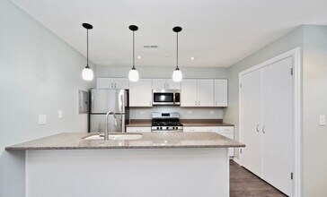 1547 Quaker Ln in Prospect Heights, IL - Building Photo - Building Photo