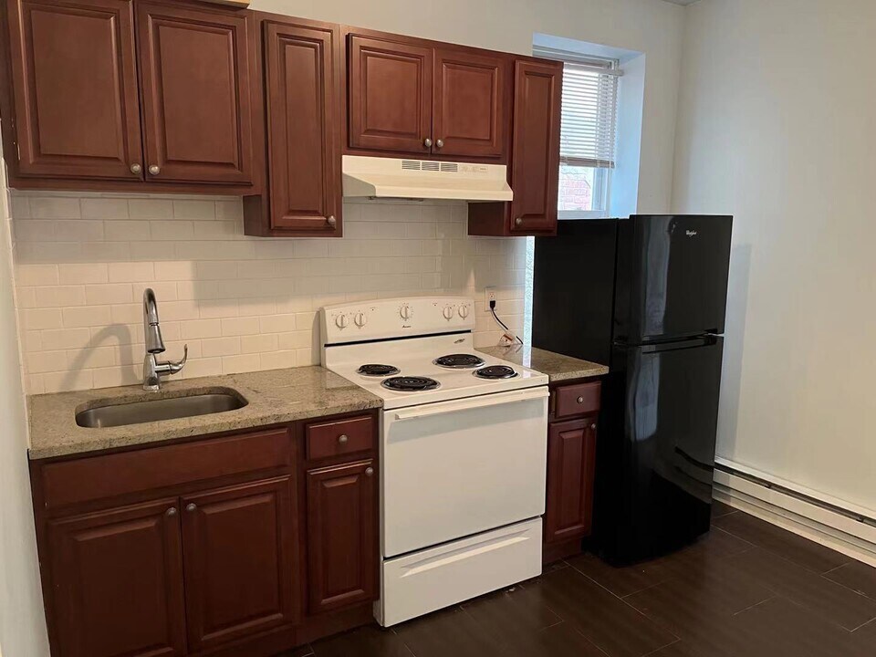 4049 Baring St, Unit 2R Photo