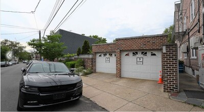 5982 Grand Ave in Maspeth, NY - Building Photo - Building Photo