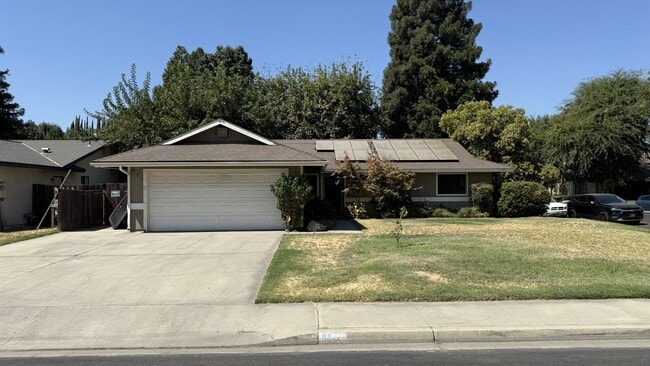 property at 817 S Julieann St