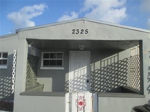 2325 Madison St in Hollywood, FL - Building Photo