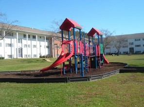 Kirkwood Crossing Apartments in Wilmington, DE - Building Photo - Building Photo