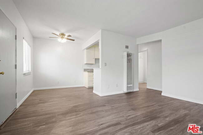 115 N Oak St in Inglewood, CA - Building Photo - Building Photo