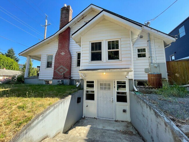 property at 210 N Failing St