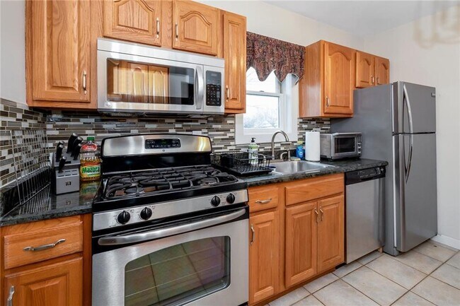 60 Prospect St-Unit -2 in Nanuet, NY - Foto de edificio - Building Photo