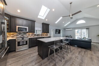 680 W Beech St in Long Beach, NY - Building Photo - Building Photo