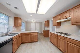 3306 Cobblestone Creek Way in Houston, TX - Building Photo - Building Photo