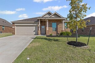 916 Rusty Spur Ln in Haslet, TX - Building Photo