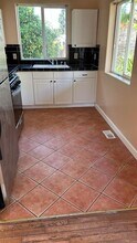 8027 Ney Ave in Oakland, CA - Building Photo - Building Photo