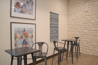 Alsbury Farms in San Antonio, TX - Foto de edificio - Building Photo