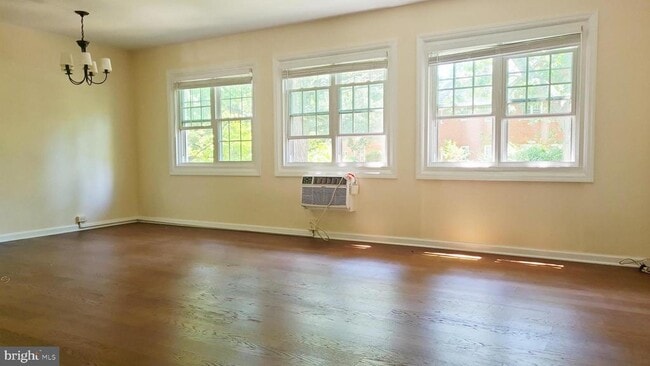 property at 1622 Ripon Pl