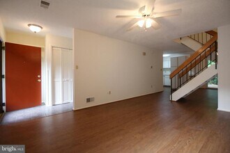 2238 White Cornus Ln in Reston, VA - Building Photo - Building Photo