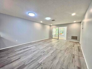 2140 Corbin Pl in Palm Harbor, FL - Building Photo - Building Photo