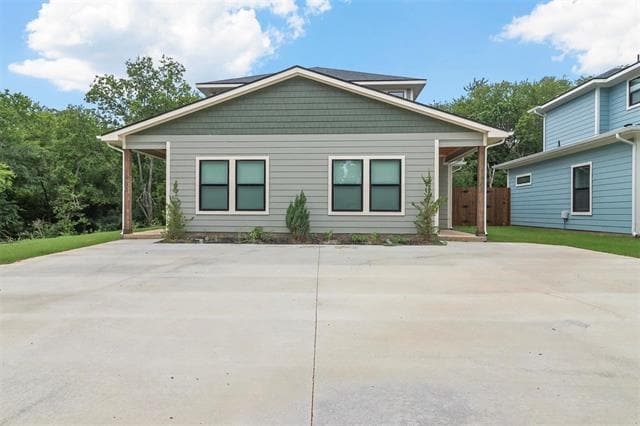 property at 1401 S 5th Ave