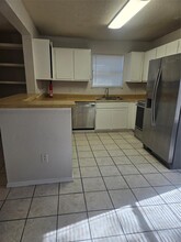 2903 W Slaughter Ln in Austin, TX - Building Photo - Building Photo