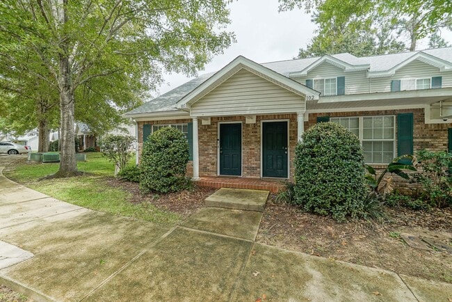 property at 2738 W Tharpe St