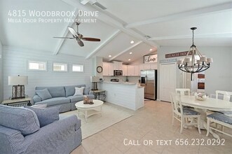 4815 Woodbrook Dr in Sarasota, FL - Building Photo - Building Photo