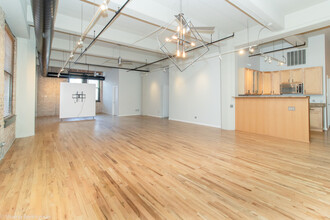 1327 W Washington Blvd, Unit 2B in Chicago, IL - Building Photo - Building Photo