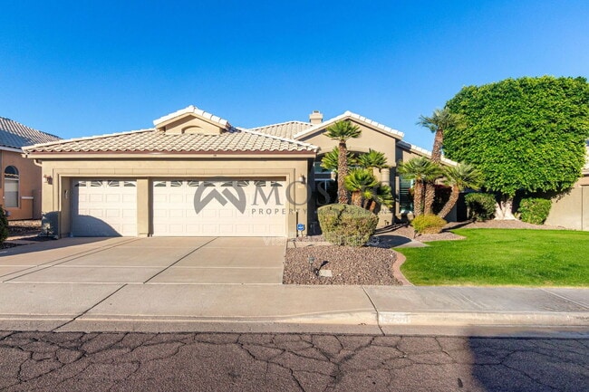 2738 E Silverwood Dr