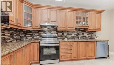 62 Angelucci Dr in Brampton, ON - Building Photo - Building Photo