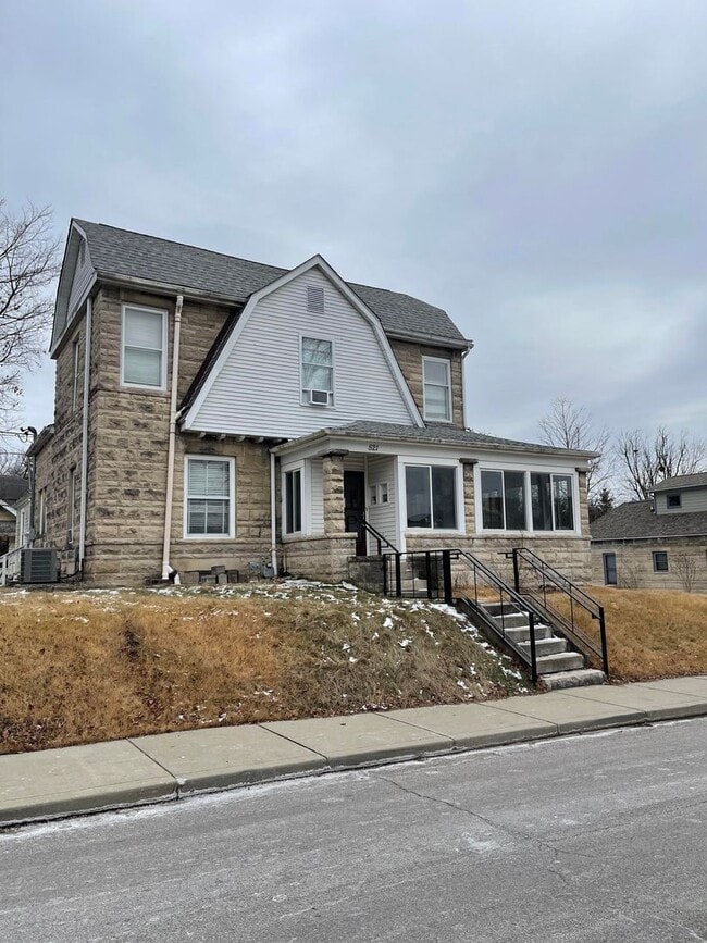521 S Grant St in Bloomington, IN - Building Photo - Building Photo
