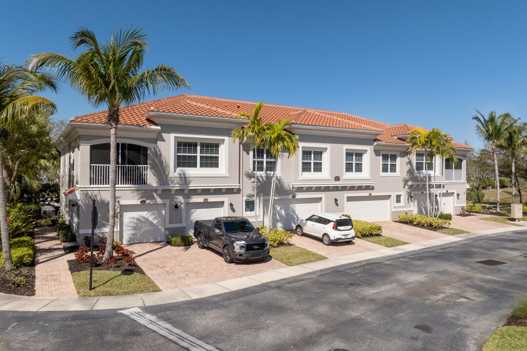 Mirasol at Coconut Point in Bonita Springs, FL - Foto de edificio