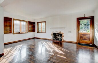 2524 Montavista Pl W in Seattle, WA - Building Photo - Building Photo
