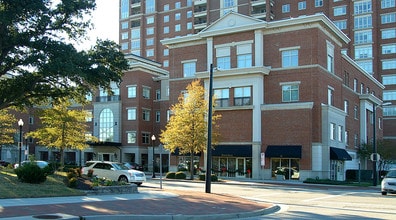 Harbor's Edge in Norfolk, VA - Foto de edificio - Building Photo